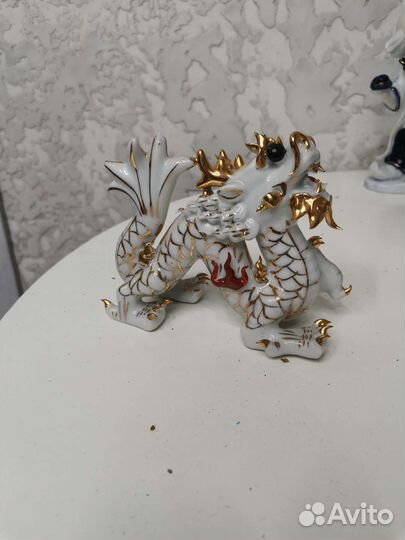 Фарфоровые статуэтки Дракон