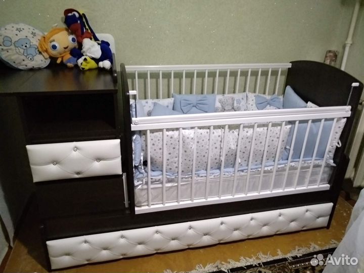 Кроватка с маятником