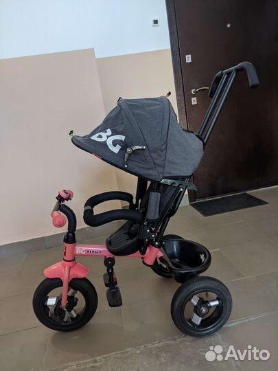 Детский велосипед трёхколёсный