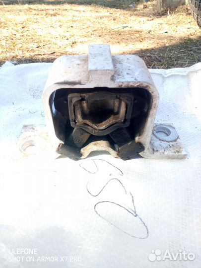 Верхняя опора двигателя Лада хрей