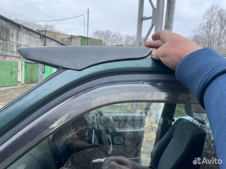 Козырёк (кепка над лобовым)