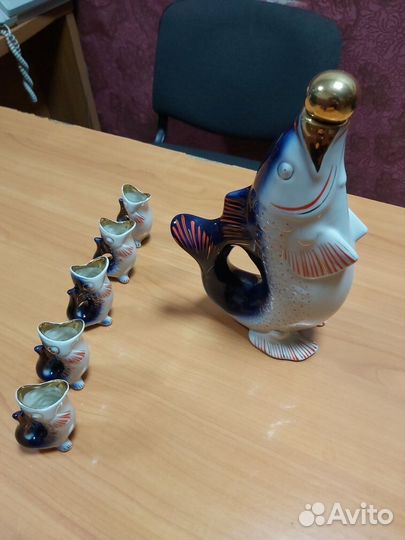 Штоф, керамика, рыбка с рюмками