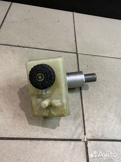 Главный тормозной цилиндр Mercedes-Benz W220