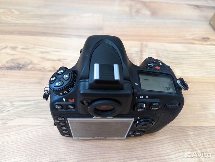 Зеркальный фотоаппарат Nikon D800, карты памяти