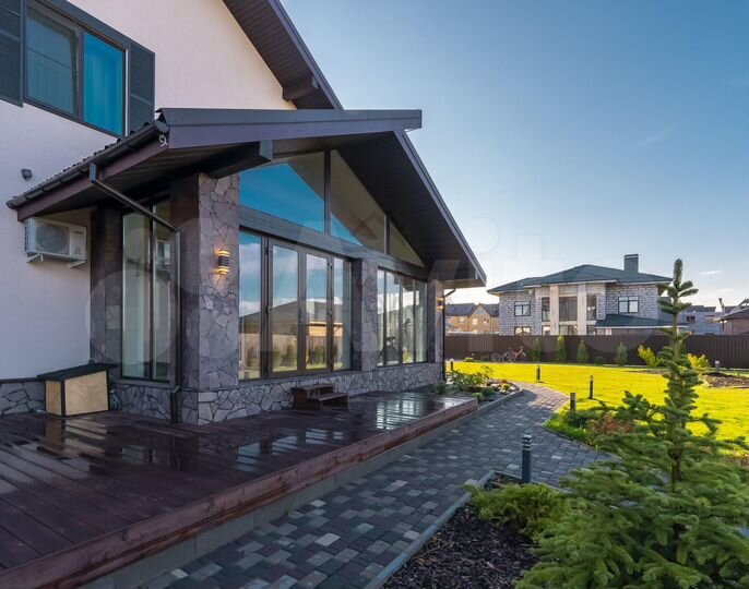 Дом 255 м² на участке 10,5 сот.