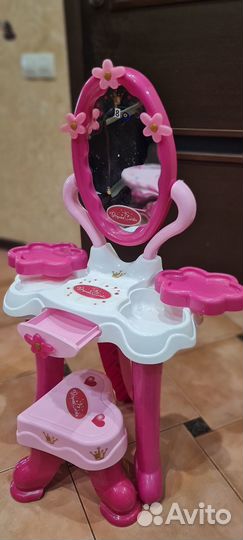 Столик красоты детский