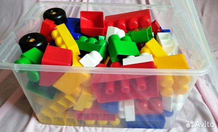 Коробка с конструктором