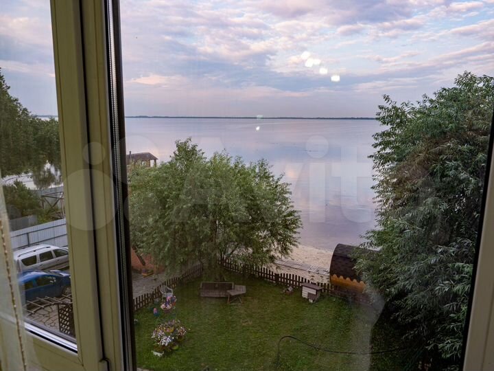 Коттедж 300 м² на участке 10 сот.