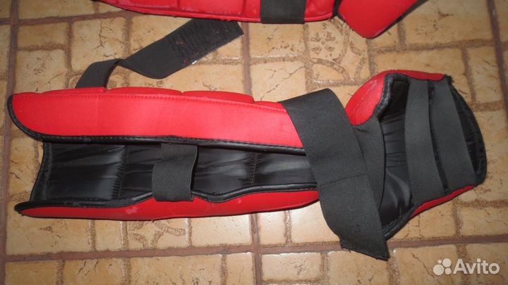 Щитки футбольные детские