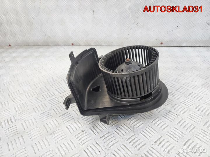 Моторчик отопителя Volkswagen Polo 6N1820021
