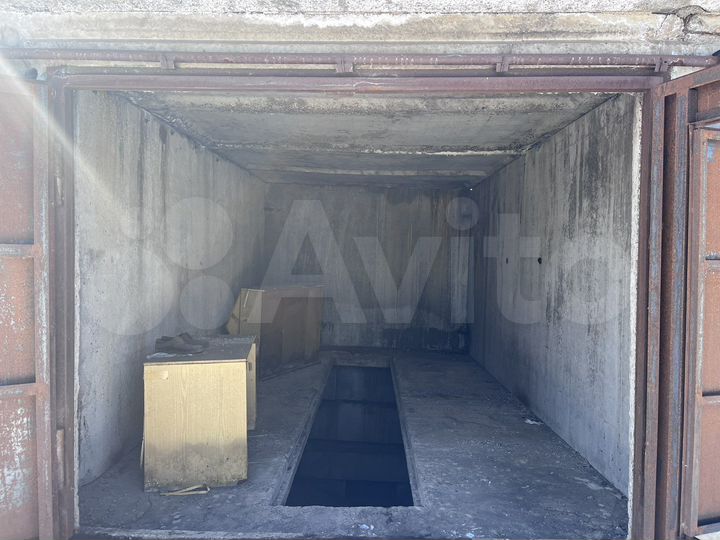 Гараж, > 30 м²