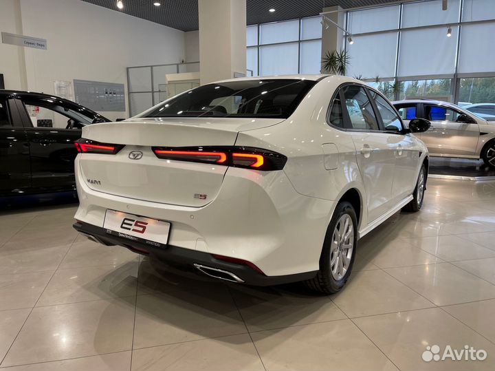 Kaiyi E5 1.5 CVT, 2023