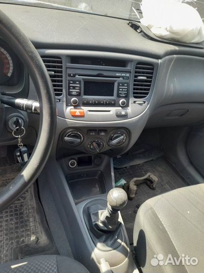 В разбор Kia Rio 2 поколения 2011г