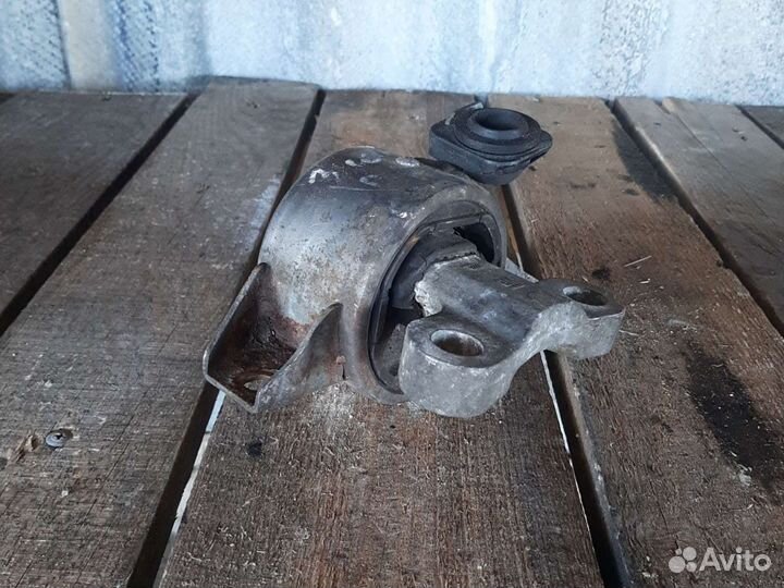 Подушка двигателя Opel Corsa D