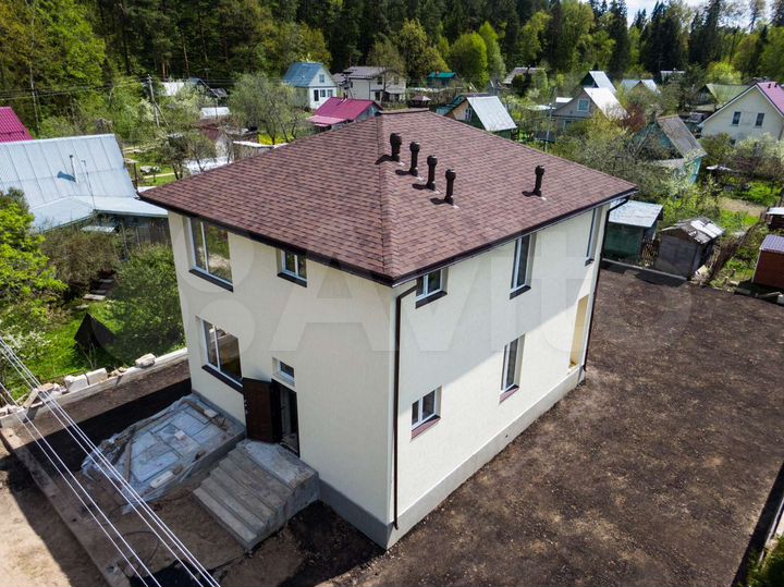 Дом 240 м² на участке 6 сот.