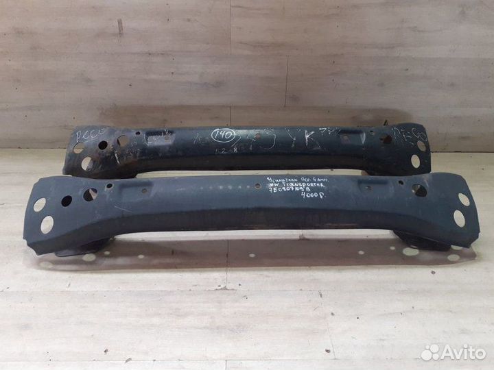 Усилитель переднего бампера Volkswagen