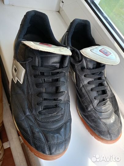 Бутсы футзальные Lotto