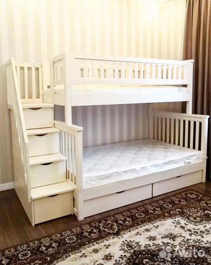 Двухъярусная кровать 