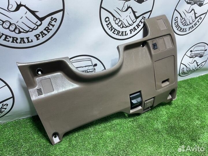 Консоль под рулевой колонкой Toyota Hilux Surf