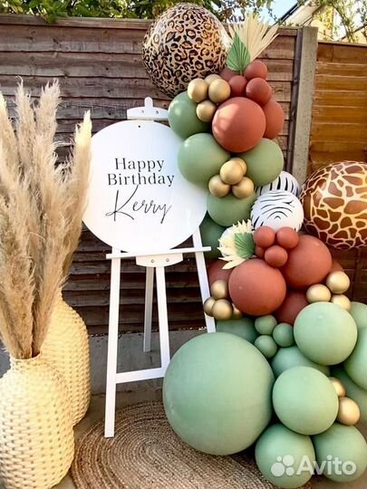 Домашняя фотозона с мольбертом