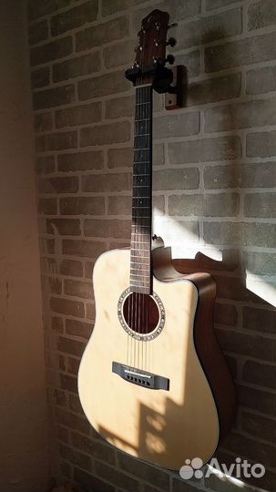 Акустическая гитара