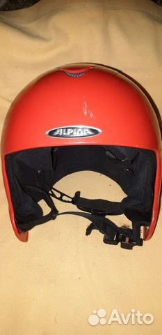 Горнолыжный шлем