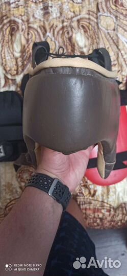 Перчатки Шлем для единоборств