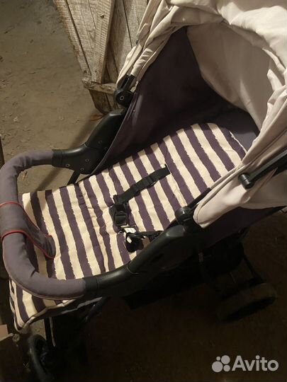Детская прогулочная коляска