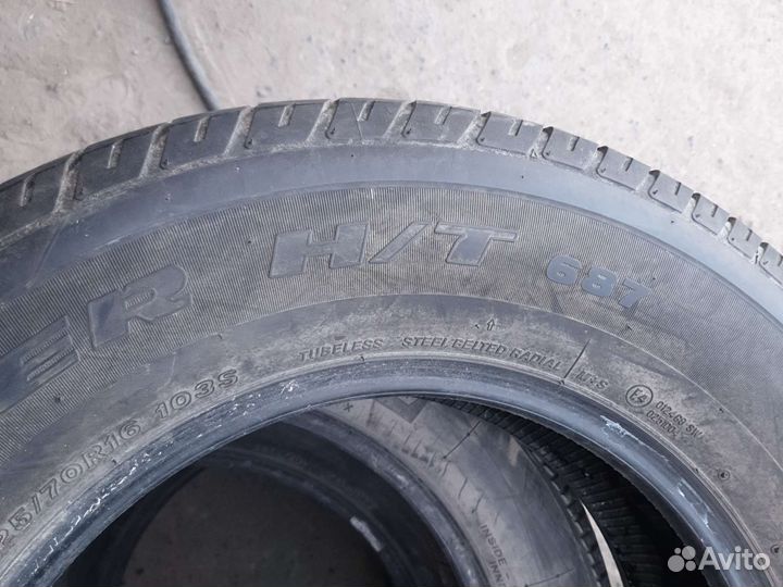 Bridgestone Dueler H/T D687 225/70 R16