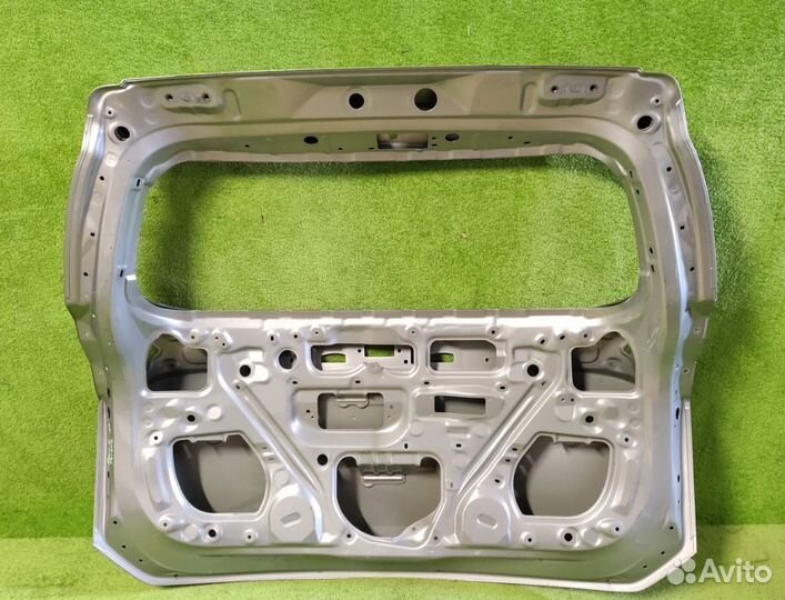 Крышка багажника toyota RAV4 IV 15 год