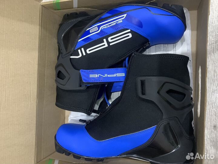 Лыжные ботинки