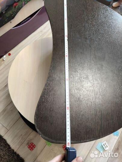 Прикроватный столик на колесиках