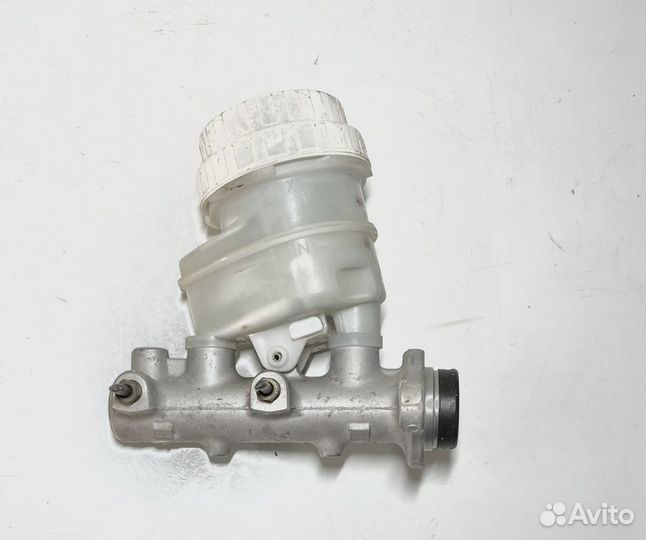 Главный тормозной цилиндр Mitsubishi л 200 кб 2008