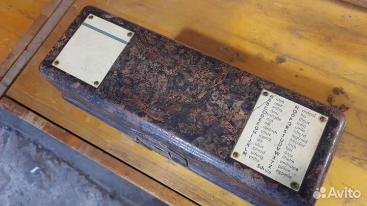 Старинный телефон