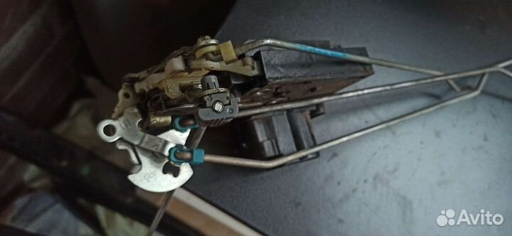 Замок двери передней правой Chevrolet Lacetti