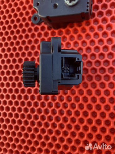 Моторчик заслонки отопителя Citroen c4