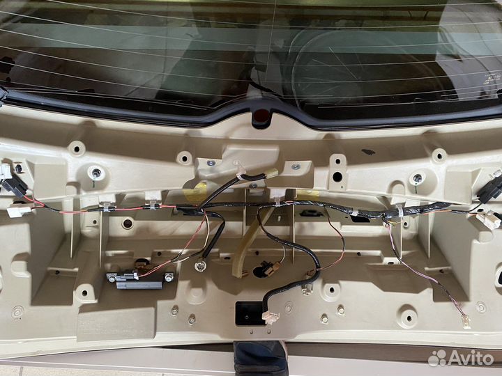 Дверь багажника на Infinity QX50