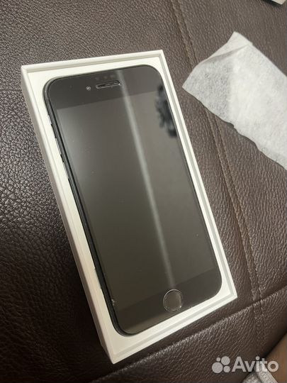 iPhone SE (2020), 64 ГБ