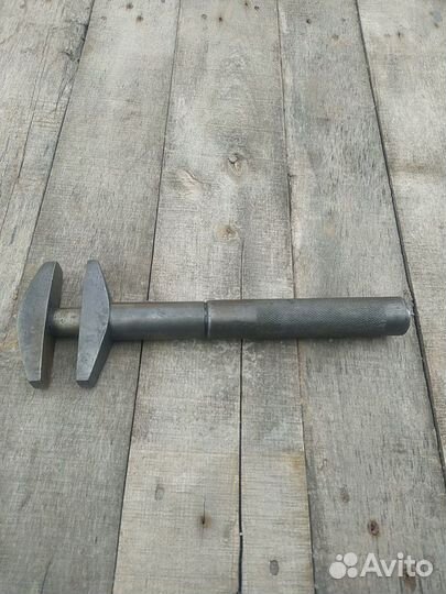 Танковый молоток, ключ