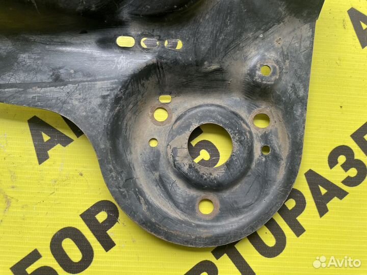 Трапеция стеклоочистителей Ford Fusion