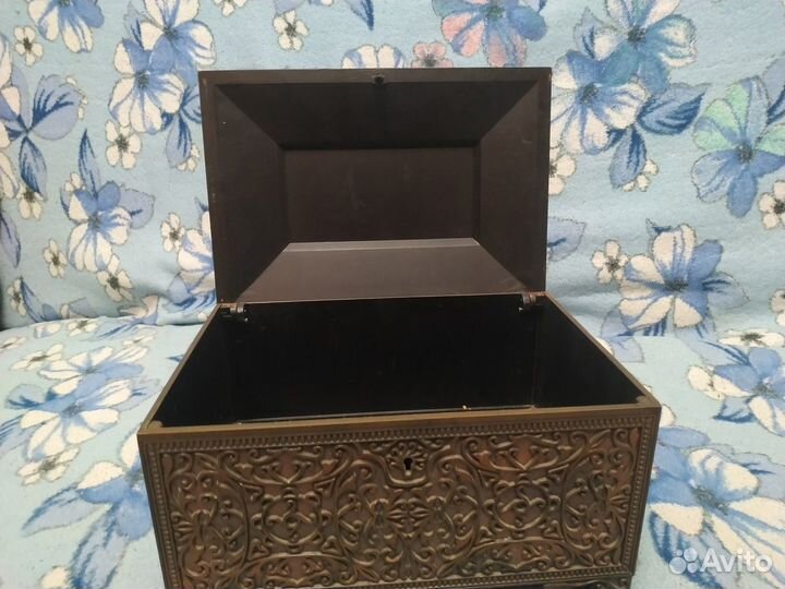 Сундучок металл