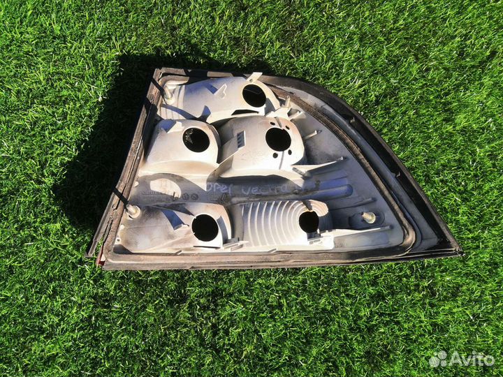 Задний левый фонарь Opel Vectra B