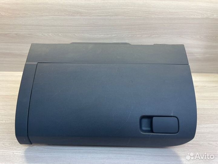 Бардачок Volkswagen Polo