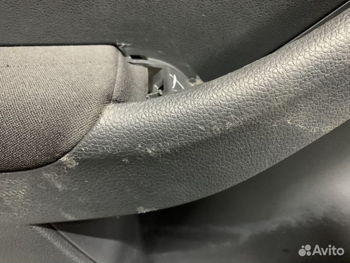 VW Jetta 6 Обшивка двери задней левой и правой