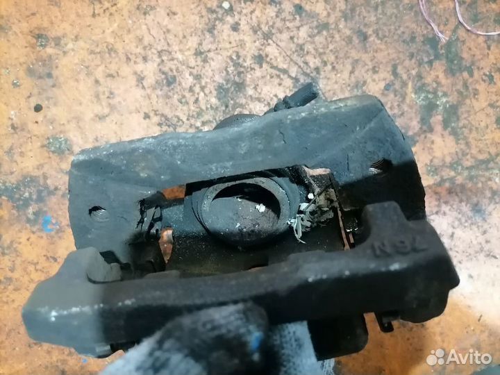 Суппорт задний левый Mazda CX 7 2007-2012