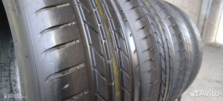 Goodyear EfficientGrip 235/45 R19