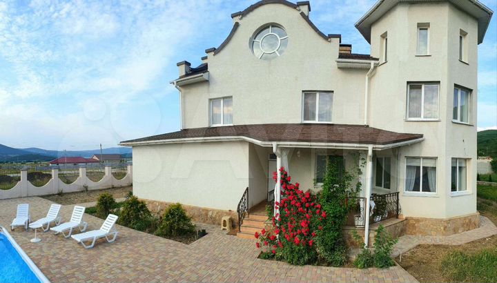 Дом 600 м² на участке 20 сот.