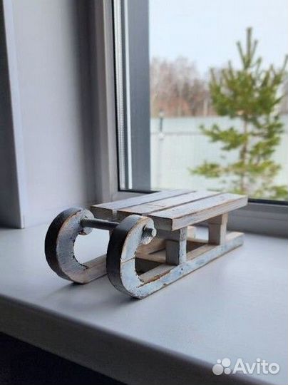 Подставка под цветы из дерева