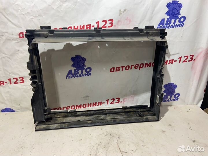 Рамка радиатора Bmw 630 E63 N52B30A 2007