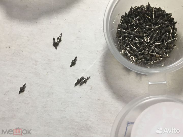 Ось баланса часы Кировские, 2 часовой. маяк, Агат